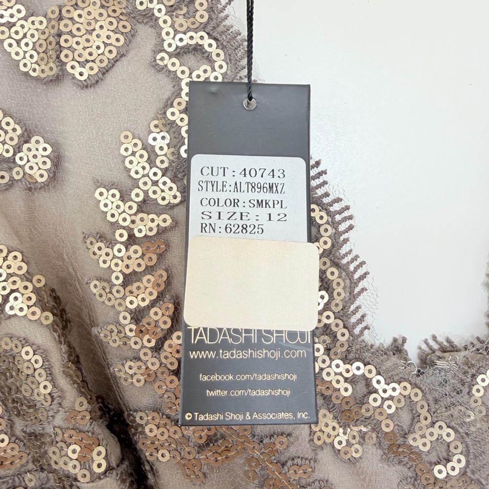 NWT Tadashi Shoji Sequin Lace Sheath Dress in Smoked Pearl
- Size 12 - Picture 8 of 16